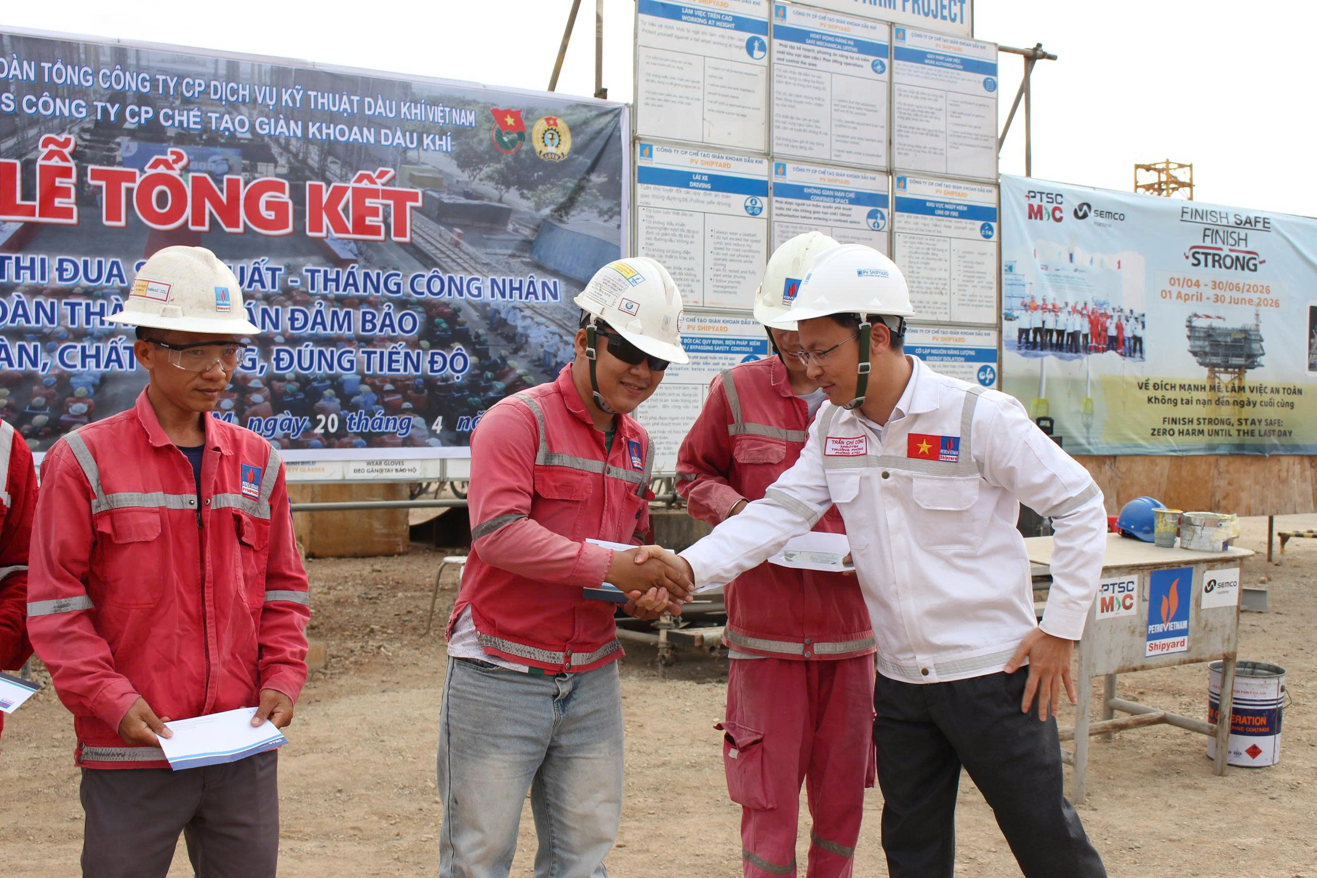 Đại diện Ban lãnh đạo