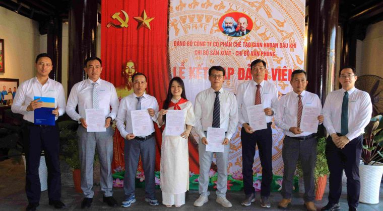 Ban Chấp hành Đảng bộ, Ban Giám đốc cùng các cán bộ, đảng viên và quần chúng ưu tú