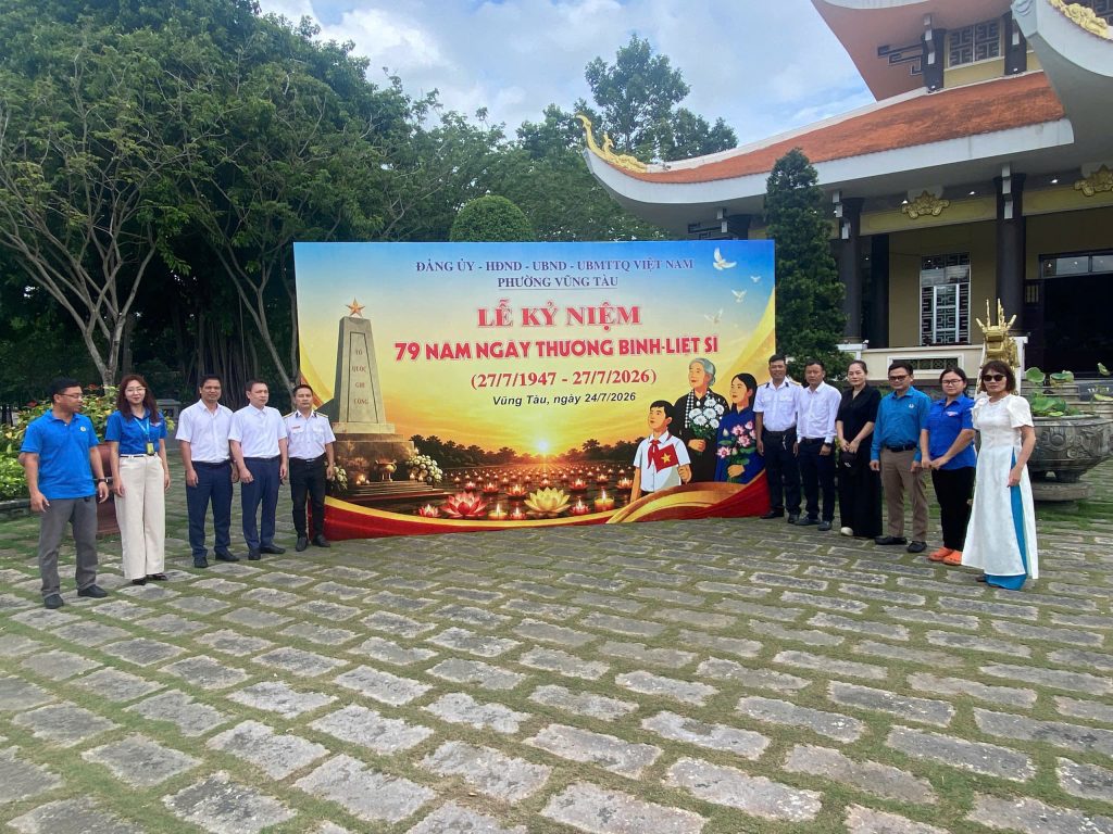 PV Shipyard dâng hương tưởng niệm các Anh hùng Liệt sĩ Đoàn công tác PV Shipyard dâng hương tại Đền thờ Liệt sĩ phường Vũng Tàu nhân kỷ niệm 79 năm Ngày Thương binh Liệt sĩ