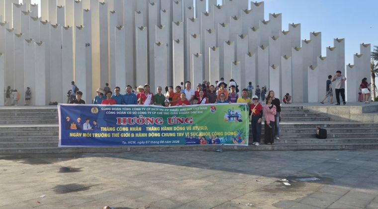 Cán bộ và người lao động PV Shipyard ra quân hưởng ứng Tháng Công nhân, Tháng hành động về ATVSLĐ và Ngày Môi trường Thế giới